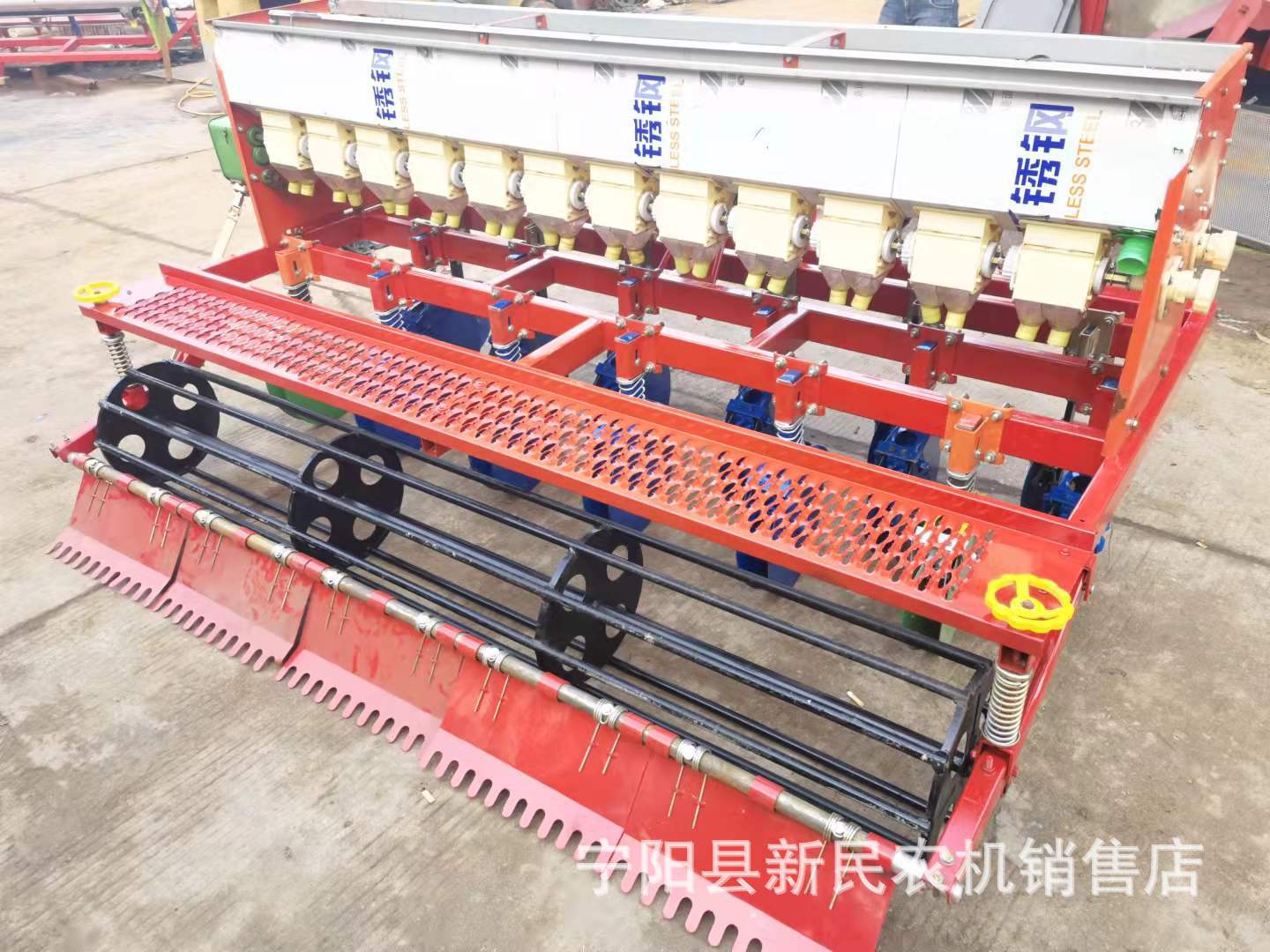 陕西渭南用小麦播种机带施肥的小麦条播机下种量可调玉米大豆可用