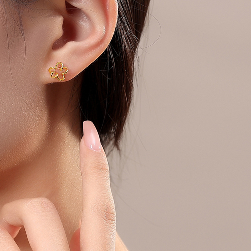 Pendientes de flores de plata esterlina S925, uñas de hueso de oreja de estilo minimalista femenino, pendientes de flores simples de alta calidad, plata esterlina al por mayor