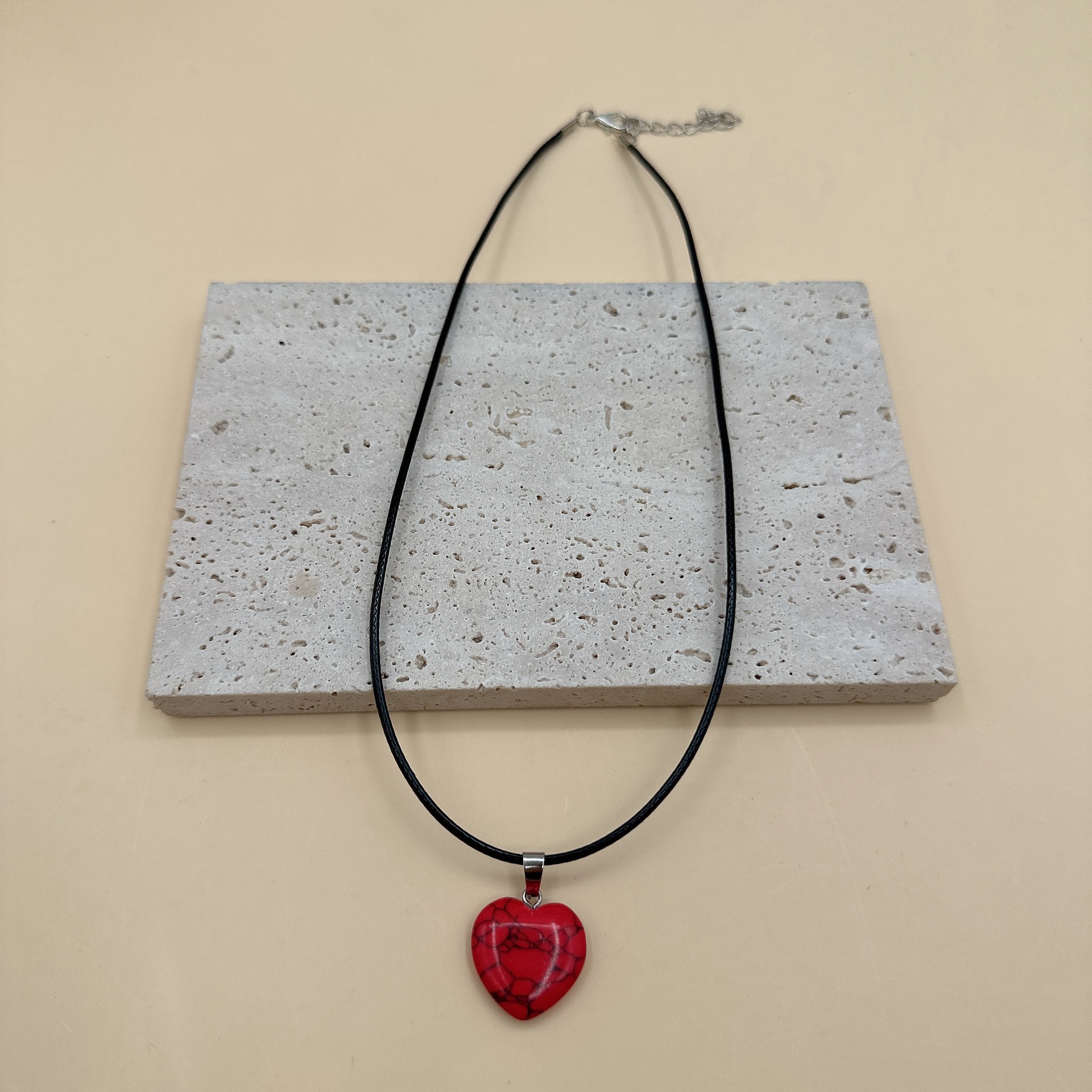 Heart Shape Pattern Women's Gender Simple Style Heart Shape Artificial Crystal Leather Rope Women's Pendant Necklace 1 Piece