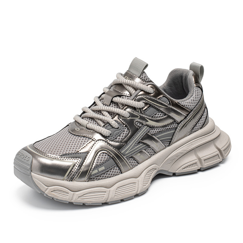 Suela gruesa de malla transpirable para aumentar los zapatos de papá de moda verano nuevo estilo de alta gama versión coreana de los zapatos de moda casuales calientes