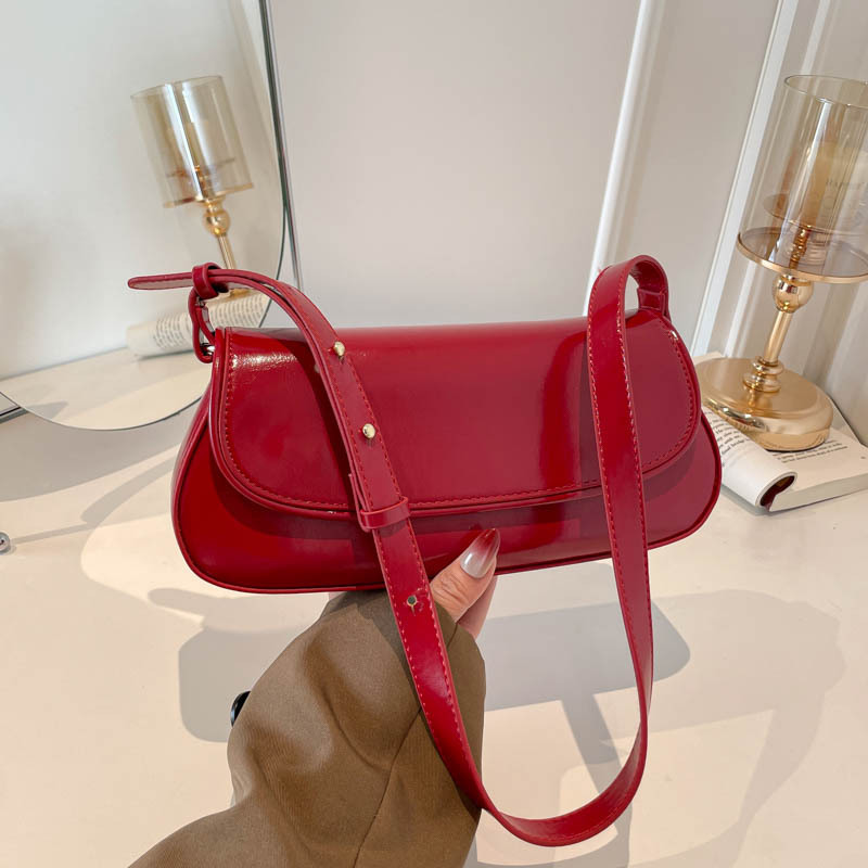 New oil leather flap handbag, elegant and simple, ins-style underarm bag, fashionable and versatile women's shoulder bag New oil leather flap handbag, elegant and simple, ins-style underarm bag, fashionable and versatile women's shoulder bag