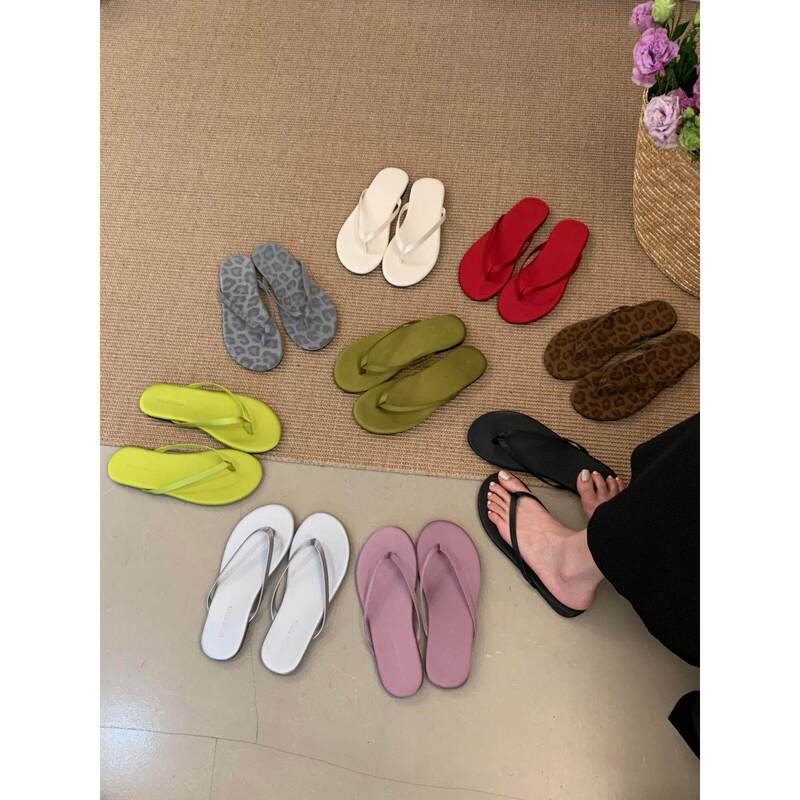 Mumixi the Joy of Summer Is the Divine Color Scheme That Flip-Flops Bring # Versatile Flip-Flop Flat Sandals for Women Mumixi the Joy of Summer Is the Divine Color Scheme That Flip-Flops Bring # Versatile Flip-Flop Flat Sandals for Women