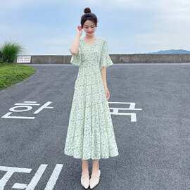 短袖果绿连衣裙夏2025新款女碎花雪纺长裙v领高腰遮肚显瘦裙子仙