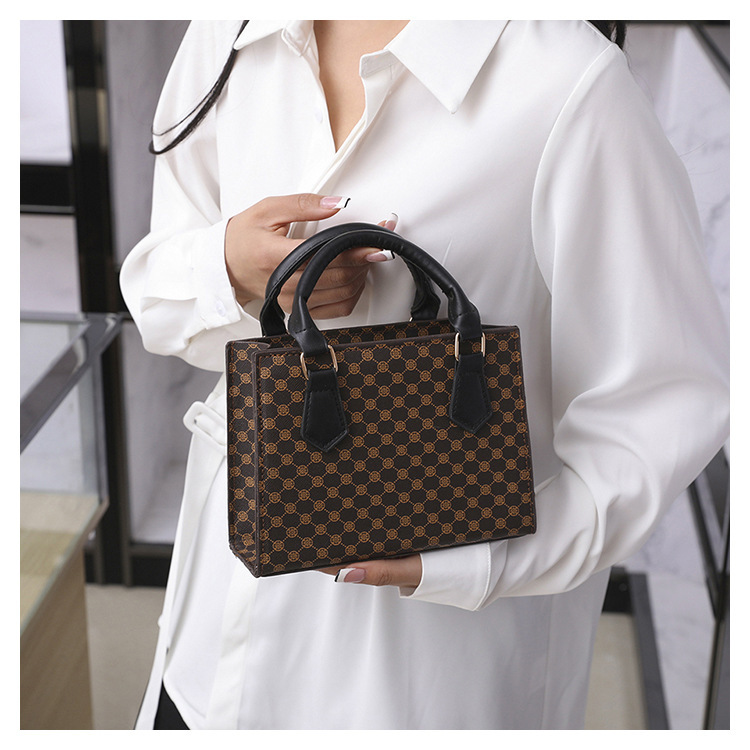 Retro Printed Tote Bag For Women Elegant Versatile Shoulder Bag_voghion.com