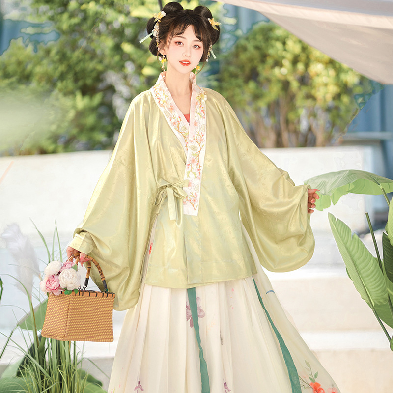 2022 Hanfu for Women with Cross-Collar, Pipa Sleeves, Chinese Style Pleated Waist-Length Skirt, Ancient Costume, Elegant Everyday Style, Zen-Inspired Silk 2022 Hanfu for Women with Cross-Collar, Pipa Sleeves, Chinese Style Pleated Waist-Length Skirt, Ancient Costume, Elegant Everyday Style, Zen-Inspired Silk