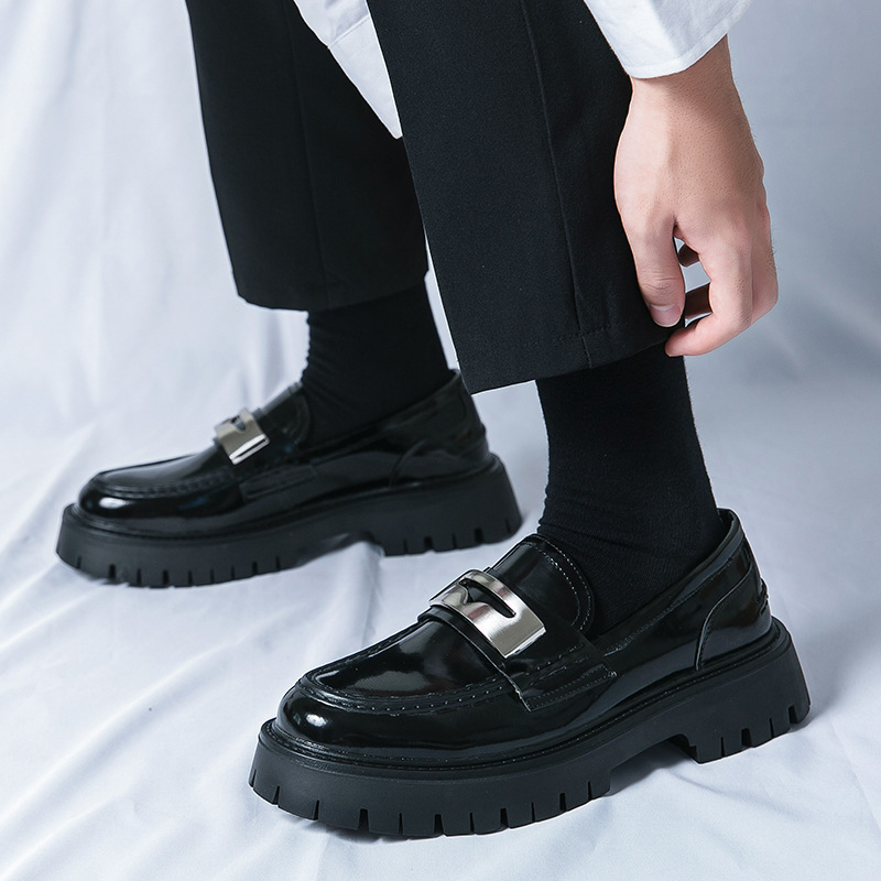 Primavera coreana zapatos de negocios de suela gruesa Lefour zapatos de cuero de moda para hombres, zapatos de altura brillante, zapatos de hombre de sonrisa abierta
