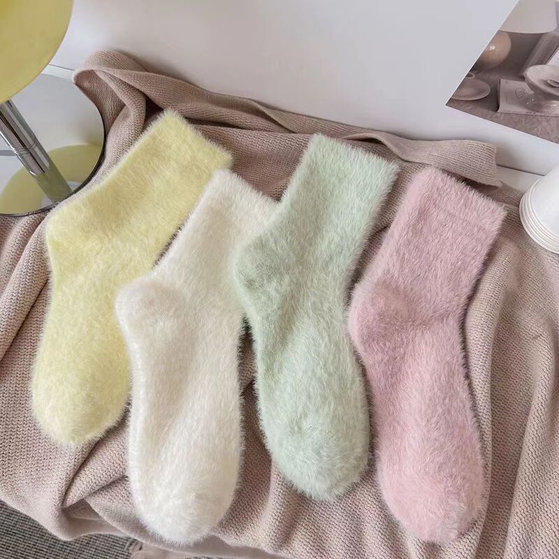 Solid Color Mink Velvet Socks Women's Mid-tube Socks Autumn and Winter fleece-lined Thickened Warm Postpartum Hairy Sleeping Stockings