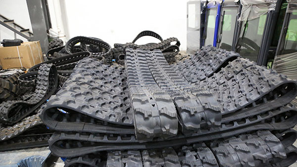橡胶履带 (1).JPG