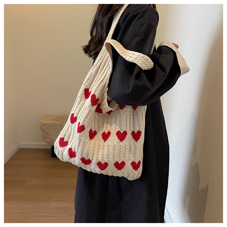 Women's Medium Knit Heart Shape Basic Classic Style Bucket Open Shoulder Bag display picture 2