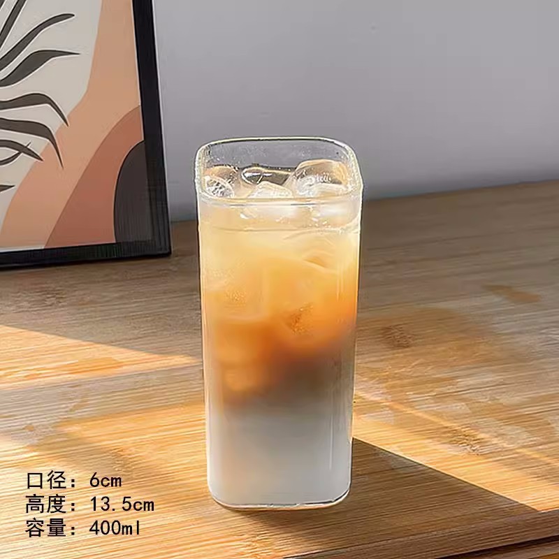 Taza de vidrio cuadrada al por mayor taza de té separada taza de agua de paja transparente taza de vidrio de silicona alta temperatura