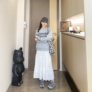 2024 Fashion Spring and Autumn Niche Design Pearl Crewneck Printed Pullover Sweater White Cake Skirt Pregnant Women's Set