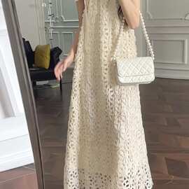 可盐可甜镂空吊带连衣裙女夏季设计感蕾丝高级感长裙港味复古裙子