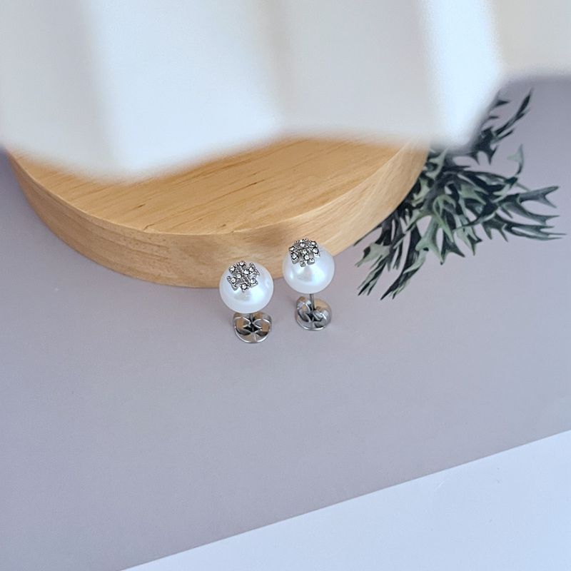 Cubic Zirconia And Pearl Stud Earrings For Everyday Elegance_voghion.com