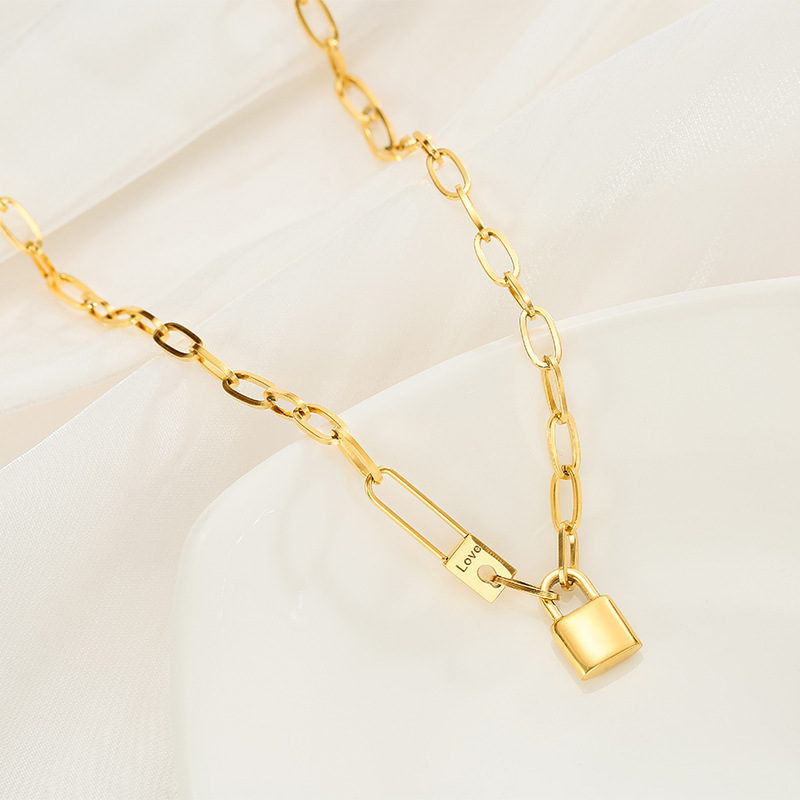 Lock Pattern Women'S Gender Streetwear Lock Titanium Steel Plating Pendant Necklace