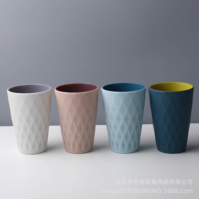 Hogar simple estilo nórdico taza de agua de plástico creativo portátil cepillo de dientes taza estudiante diente taza de dos colores pareja enjuague bucal taza