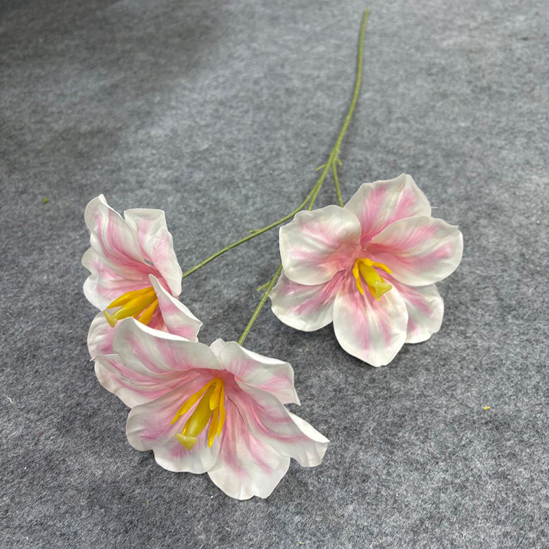 튤립 3개 - 연한 분홍색