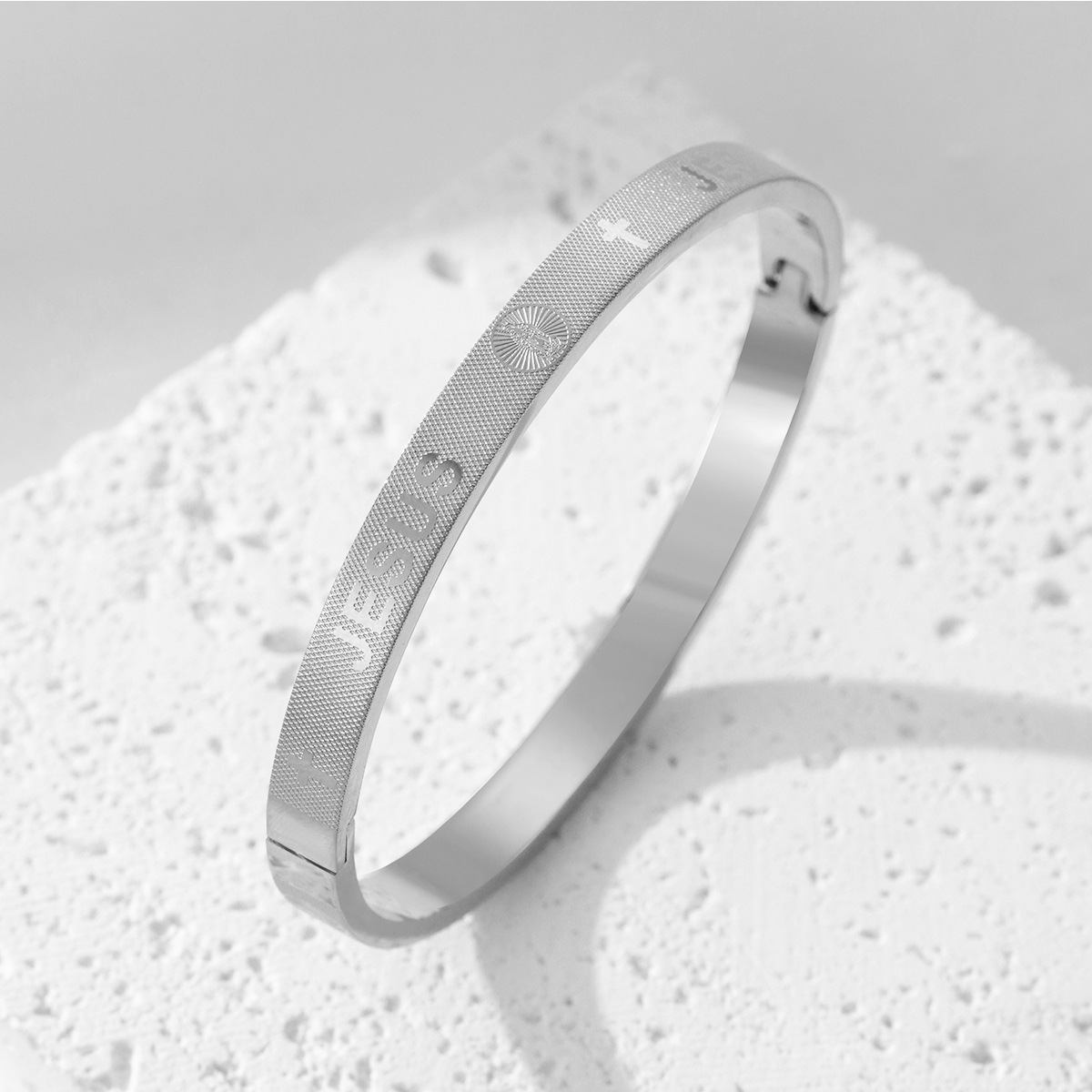 25g Weight Bangle Classification Titanium Steel Chain Material 1 Piece Quantity Holiday, Daily Occasion Titanium Steel Material Cross, Letter Pattern Women's Gender Plating Design Basic, Classic Style Style Basic Classic Style Cross Letter Titanium Steel Bangle In Bulk 5