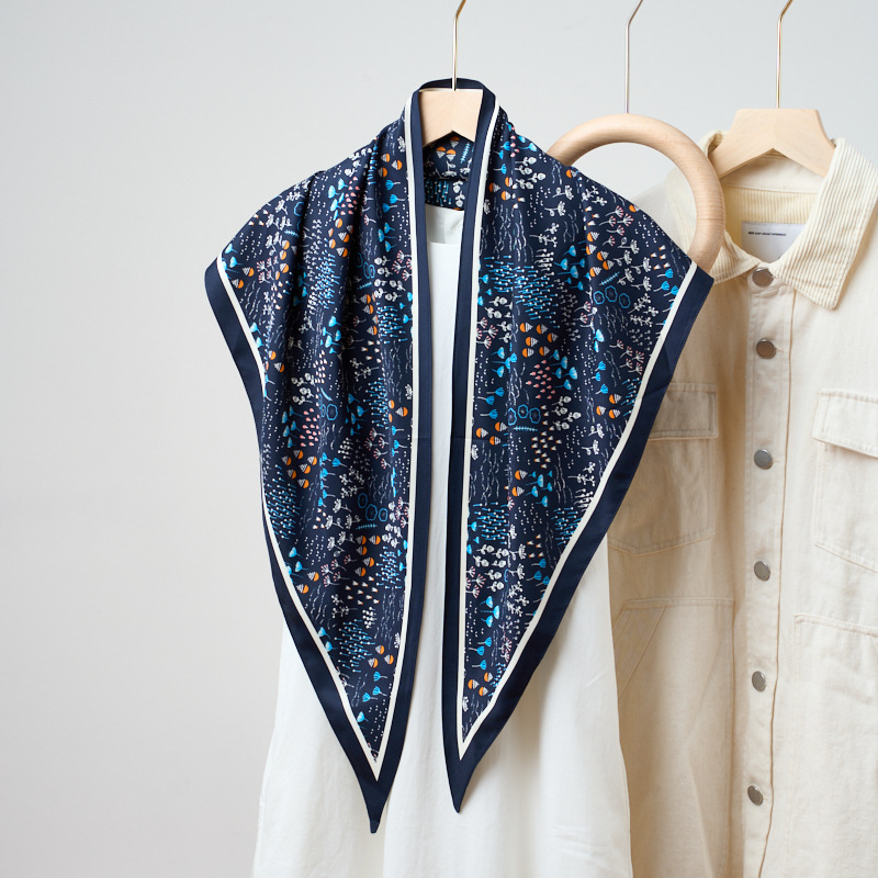 新款时尚蓝色印花腰封三角巾百搭装饰斜角巾穿搭屁帘女仿真丝丝巾