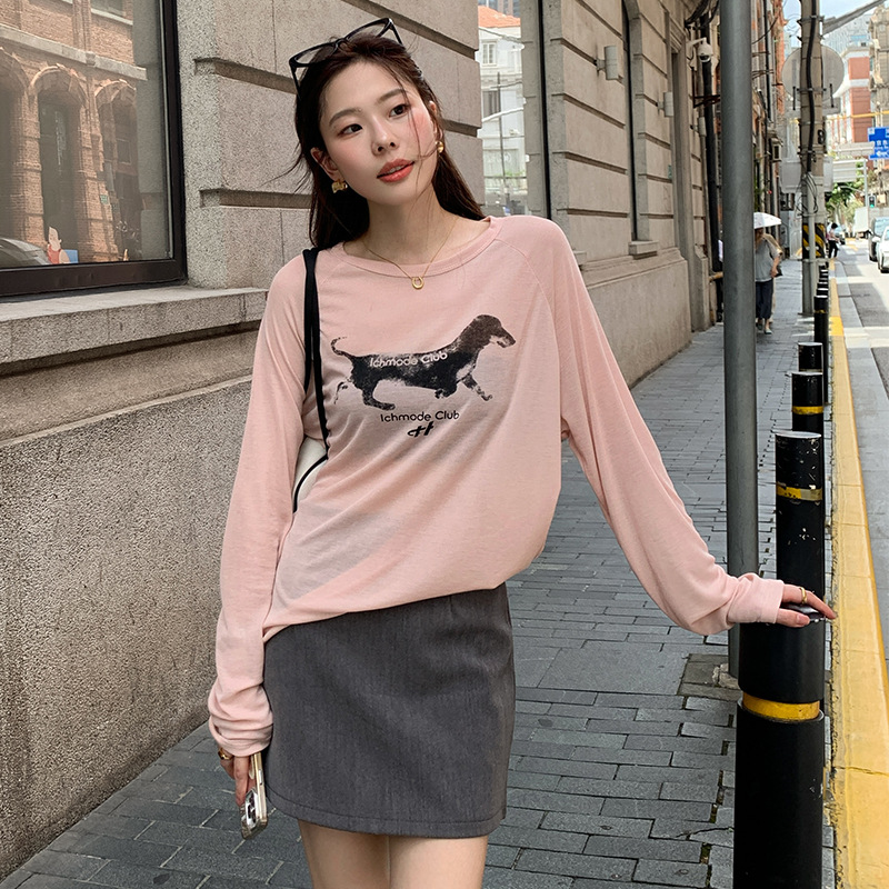 初秋慵懒风防晒长袖T恤女薄款美式腊肠狗微透圆领宽松罩衫上衣女