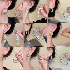 Ins風シンプル銀針百合素耳輪軽豪華通勤金属円イヤリング女性高級感耳飾り卸売り