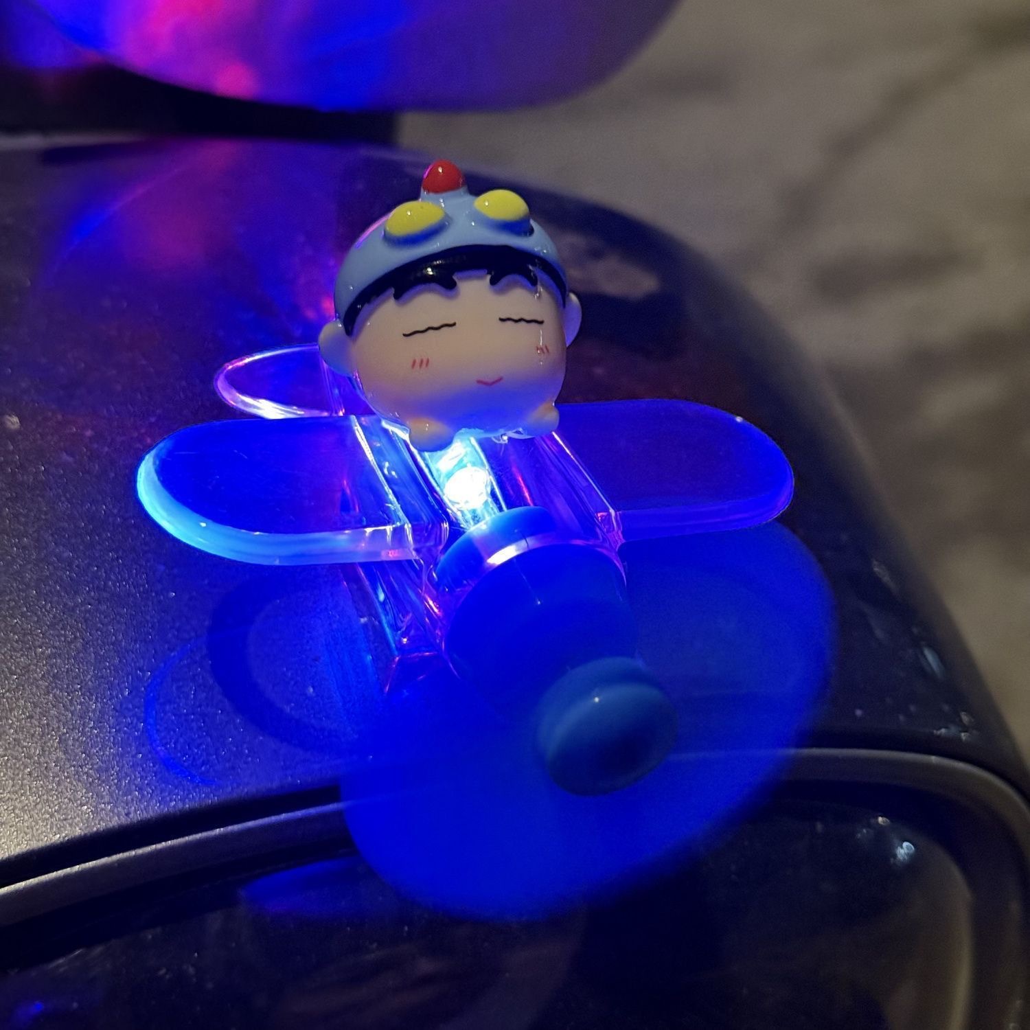 Energía eólica, rotación, iluminación, pequeños aviones, vehículos eléctricos, motocicletas, energía eólica, luces LED, accesorios para automóviles, pequeños adornos