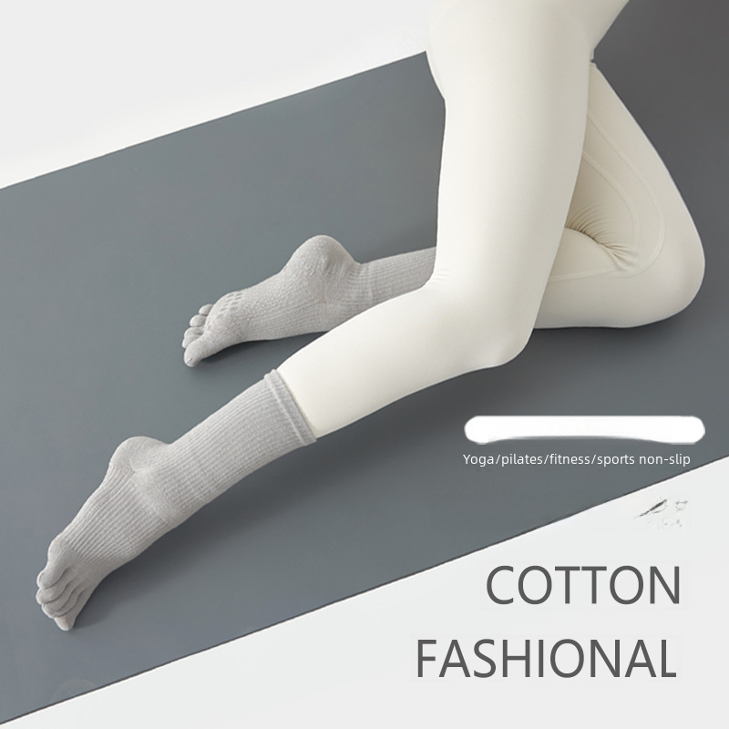 thumbnail image 3 of Calcetines de algodón antideslizantes de media pantorrilla para comercio exterior, calcetines de yoga, calcetines de presión profesionales de caña alta, calcetines deportivos para Pilates, 3 of 6