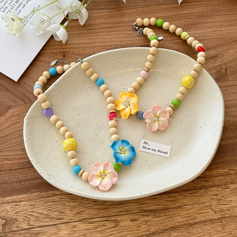 Летнее допаминовое красочное деревянное ожерелье с плюмерией для женщин, контрастный цветной аксессуар для шеи в стиле отпуска, цепочка на ключицу, трансграничный аксессуар