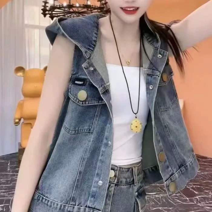 Short Denim Jacket, Korean Style, Oversize with Faux-Fur Lining — Warm Winter Coat