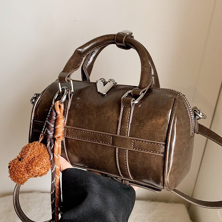 Casual Retro Bowling Bag For Women 2025 Winter New Arrival Handbag Textured Shoulder Bag European & American Style Large Capacity Bag - Thumbnail 2