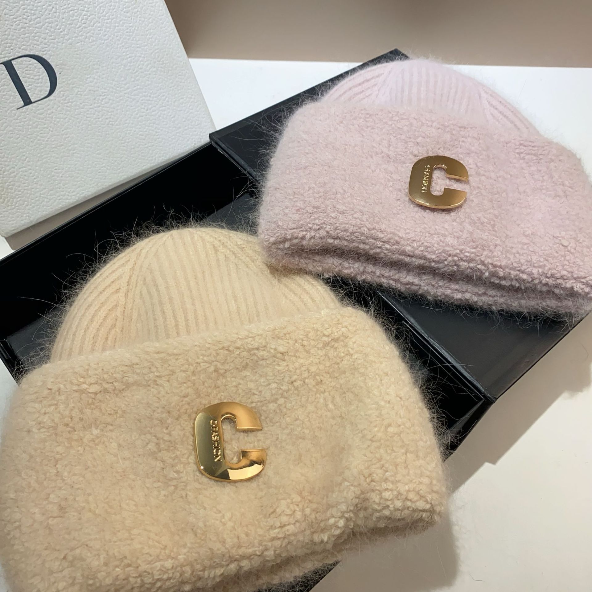 Originelles Design, neue, vergrößerte, verdickte Strickmütze aus Kaninchenhaar, C-Buchstabe, kalter Winter, warmer winddichter Gehörschutz im Freien_voghion.com