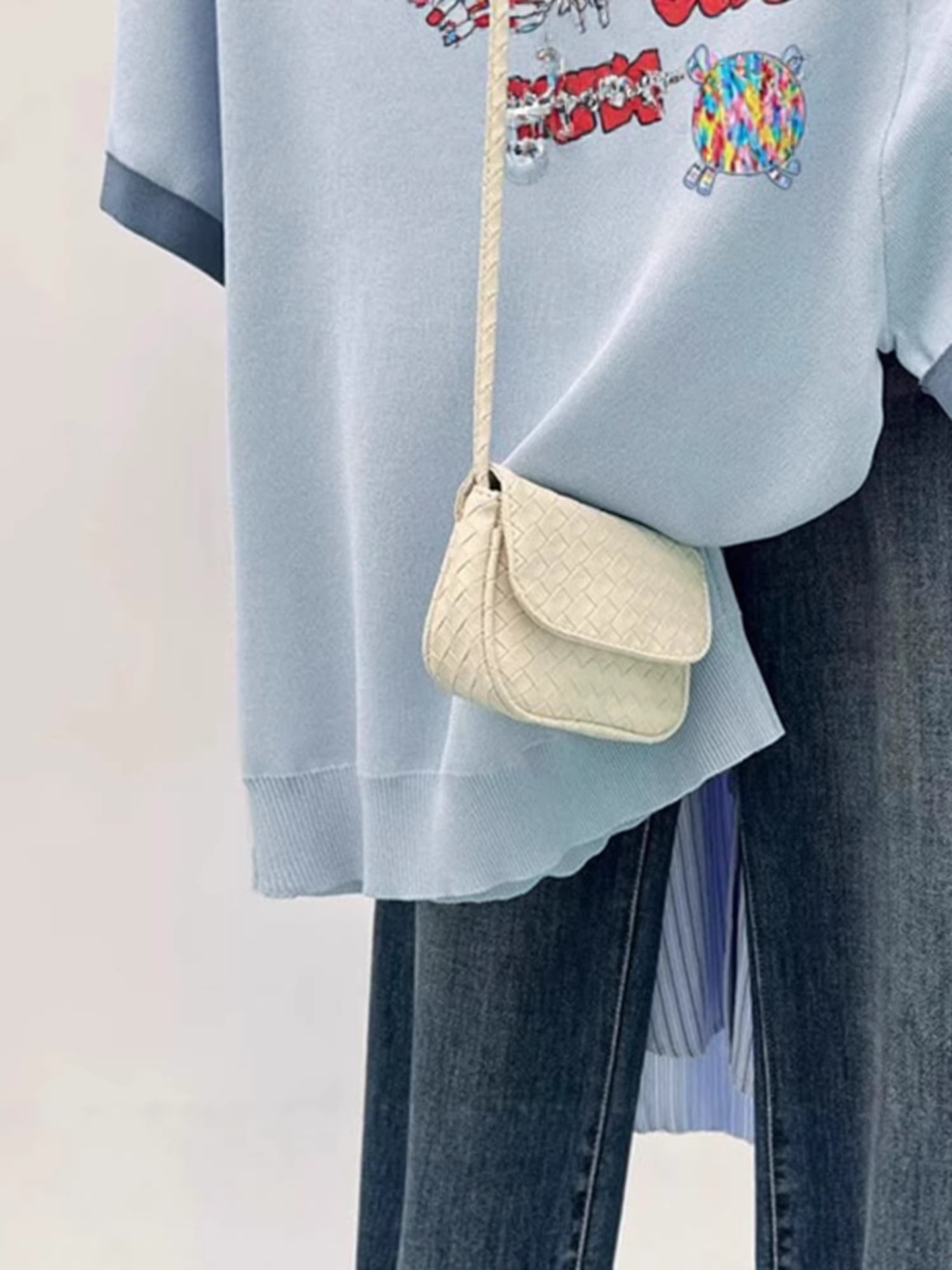 Áo thun polo cổ bẻ tay ngắn nữ họa tiết ngựa in màu — màu xanh nhạt