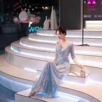 Голубое вечернее платье, платье для подружек невесты, костюм, стразы на ногтях, новая коллекция, V-образный вырез