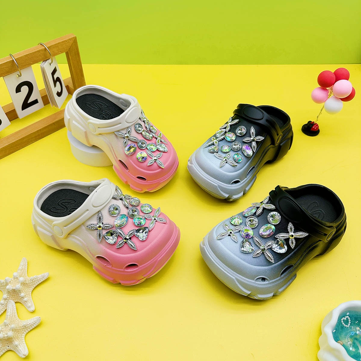 Милые и универсальные тапочки для родителей и детей для мальчиков и девочек, новые сабо со стразами в виде ветряной мельницы, мягкая подошва, нескользящие носки.