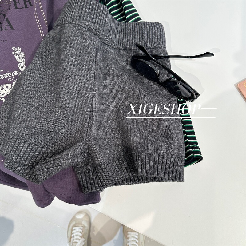 Trendy Versatile Knitted Shorts for Autumn, Petite, Hip-Hugging, Leg-Lengthening, Suitable with Boots, Coffee-Colored Casual Pants, New for 25