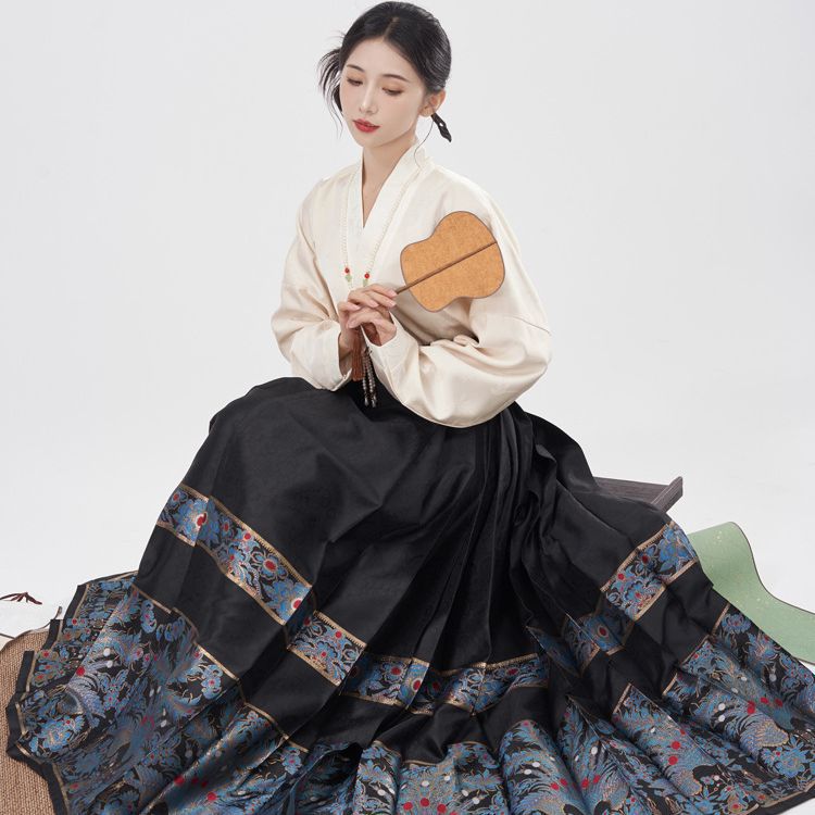 成人新款马面裙织金妆花点翠女装汉服新中式日常通勤女秋冬长袖款