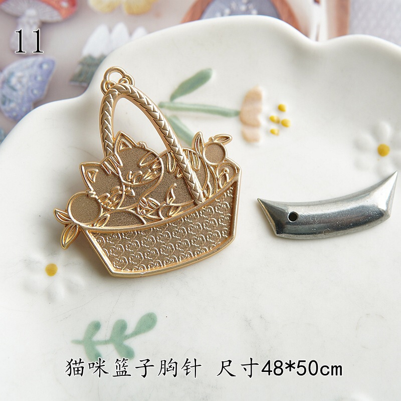 宋锦蓝染刺绣新中式底托包布螺钿点翠蝴蝶三叶草新款胸针|undefined