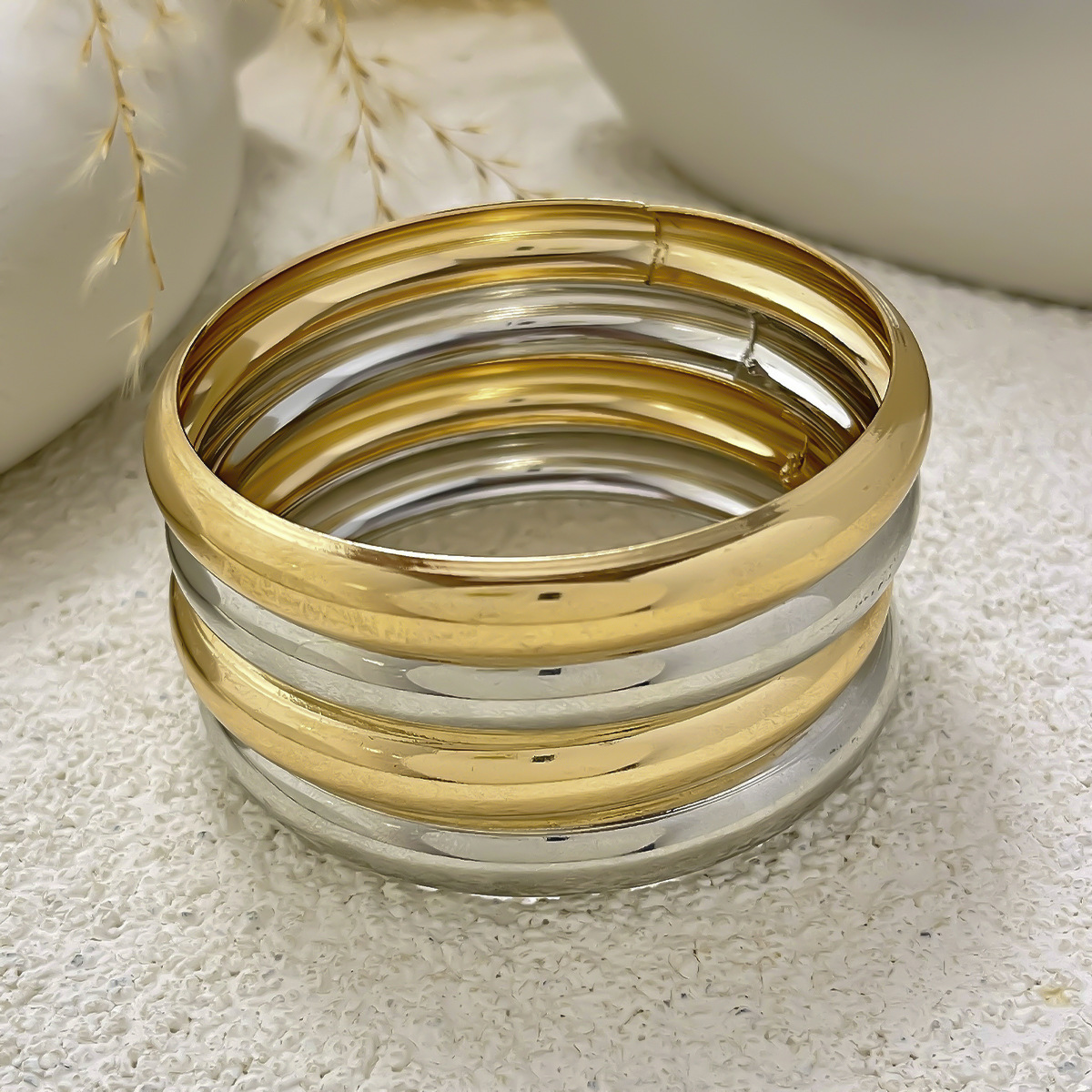 117g Weight Without pendants Pendant Material Bangle Classification Iron Chain Material 1 Set Quantity Holiday, Daily Occasion Iron Material Geometric Pattern Women's Gender Plating Design Retro, Simple Style Style Retro Simple Style Geometric Iron Wholesale Bangle 25