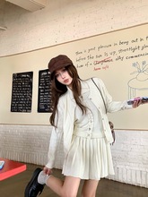 韩系穿搭杏色针织开衫polo领背心女秋季温柔套装百褶半身裙三件套