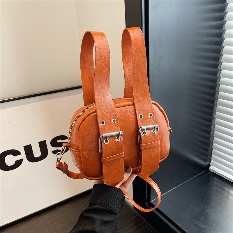 Borsa a tracolla da donna personalizzata con fibbia a doppia chiusura in stile motociclistico, design retrò chic 2023, borsa street fashion._voghion.com