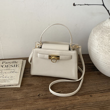 ���б������Ůʽ2026�¿��С�������K����ٴ�μ�б���