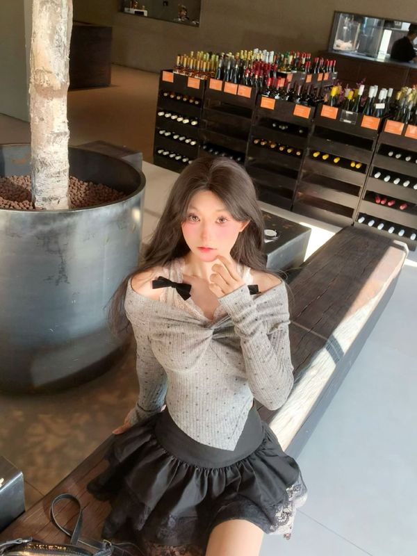 波点蕾丝拼接t恤女春秋韩系长袖蝴蝶结修身显瘦别致露肩打底上衣|undefined