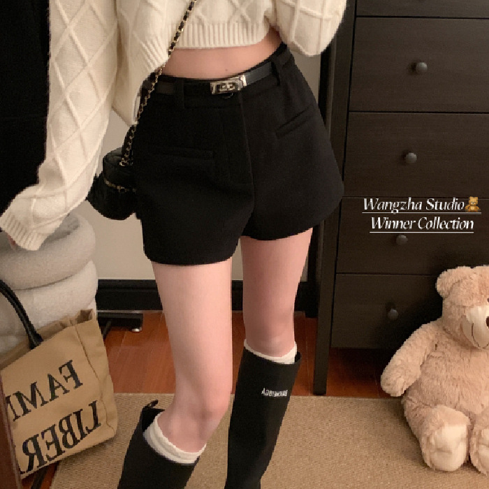 Pantalones cortos casuales negros calientes de lana con una palabra para mujeres nuevas botas de invierno de caída alta calentamiento gris
