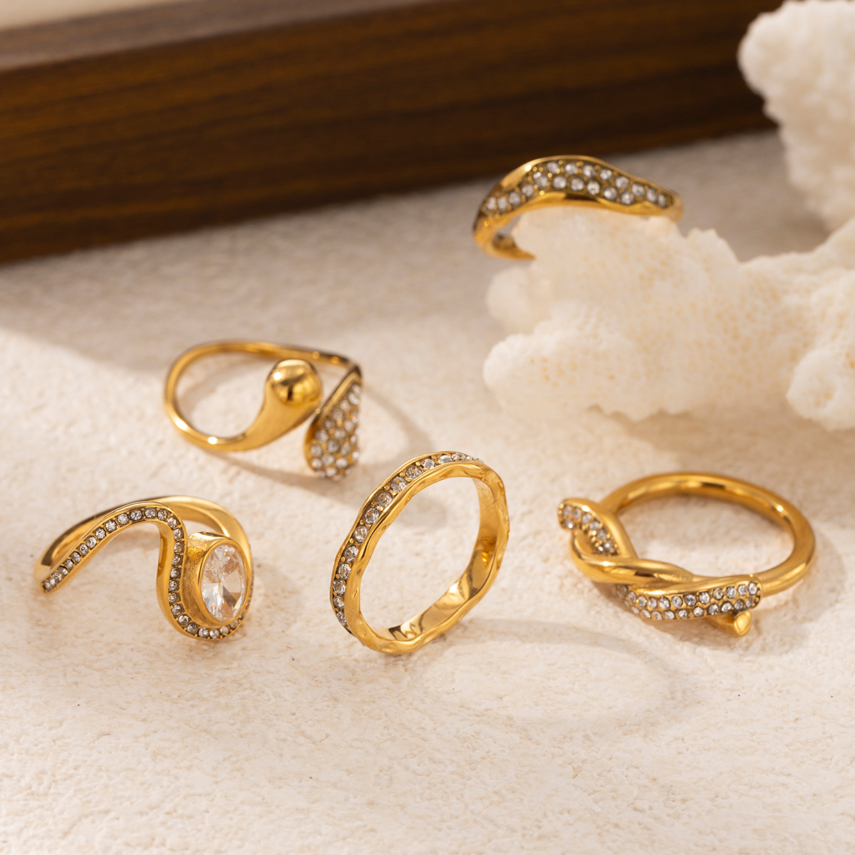 Anillos de acero inoxidable de zircón de diseño de alta gama de anillos de estilo de nicho anillos de titanio transfronterizos