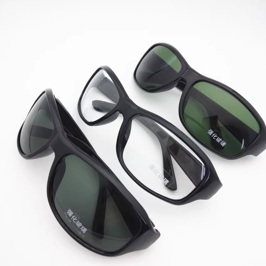 Retro glasses solar-powered for men and women