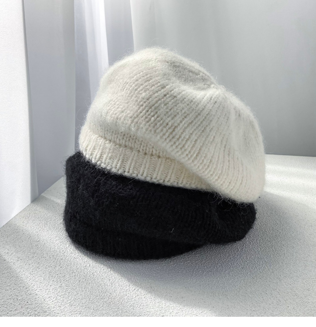 Women's Simple Style Solid Color Eaveless Beret Hat display picture 2