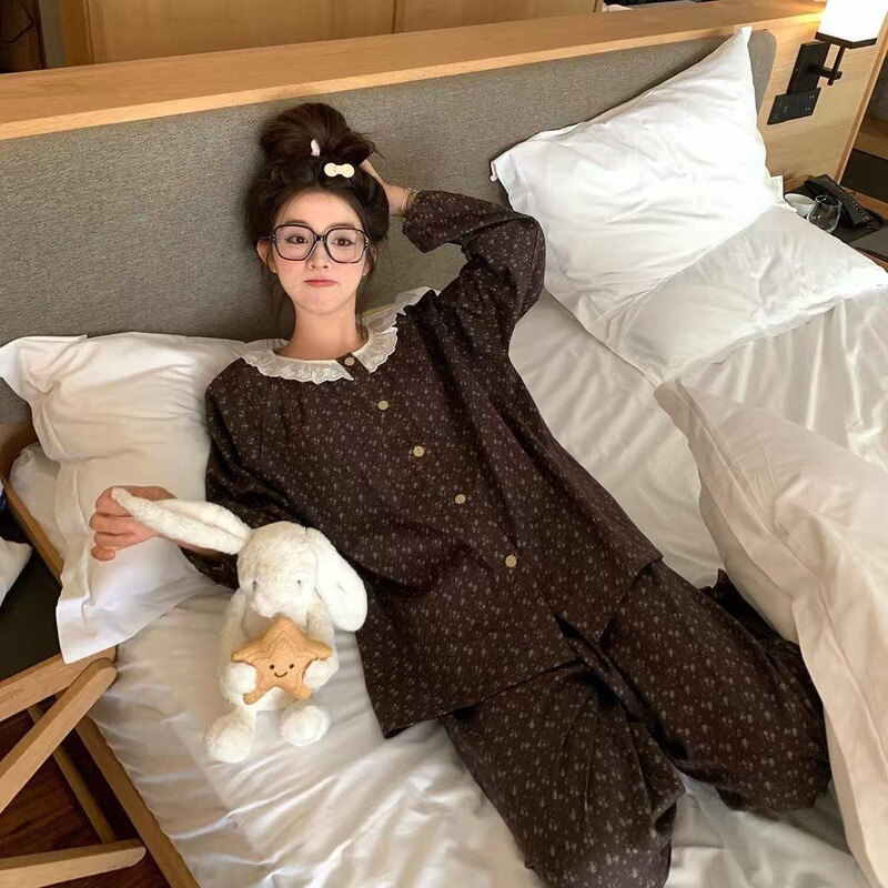 Spring and autumn pajamas for women, long-sleeved, long-pants, cardigan style, with a doll collar and floral print, suitable for wearing as outerwear, a set of cotton loungewear for young women, with a turned-down collar Spring and autumn pajamas for women, long-sleeved, long-pants, cardigan style, with a doll collar and floral print, suitable for wearing as outerwear, a set of cotton loungewear for young women, with a turned-down collar