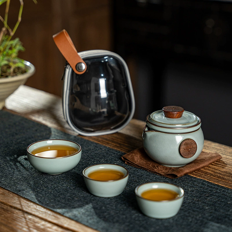 Handheld travel tea set for traveling, ceramic teapot