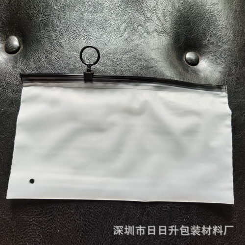 CPE frosted horizontal version black pull-tab garment bag Sports bra self-sealing clothing pull-tab zipper bag can be printed with logo