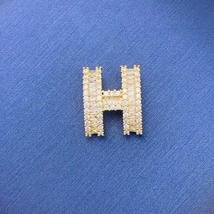 百種類のペンダントは心のままにファッションの経典を配合します。カップルの美しいペンダントは親友のアクセサリーを送ります。