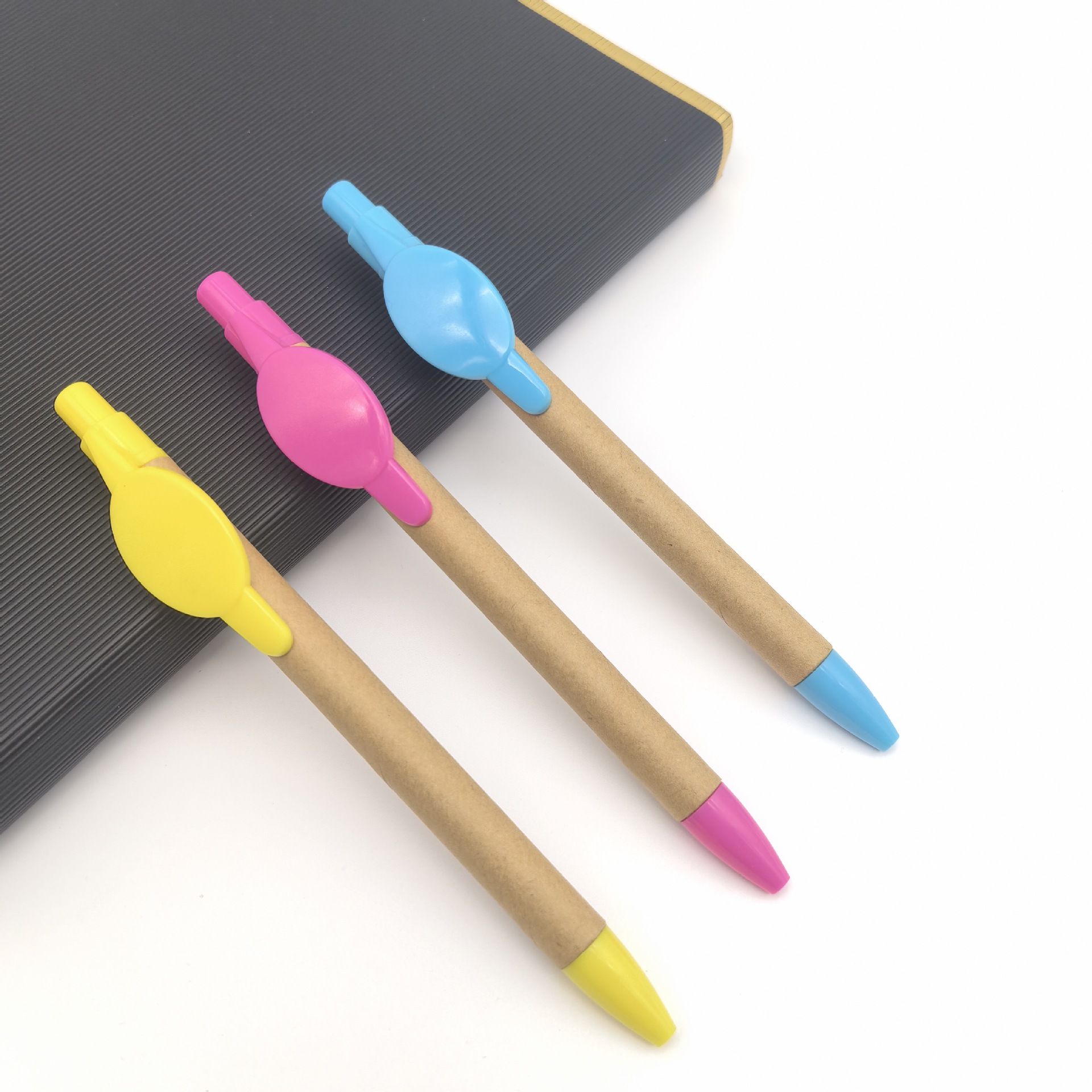 Nuevo lápiz oval de clip de papel puede personalizar códigos QR publicitarios lápiz nuevo gancho pulsar lápiz de bola de tubo de papel